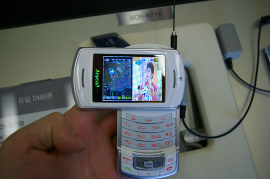 Samsung SCH-B710 là chiếc điện thoại 2 camera đầu tiên 1