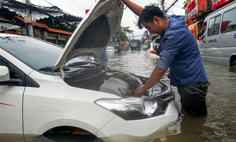 Xe hơi bị ngập nước