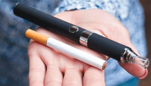 Thuốc lá điện tử và thuốc lá truyền thống cái nào gây hại cho sức khỏe hơn?