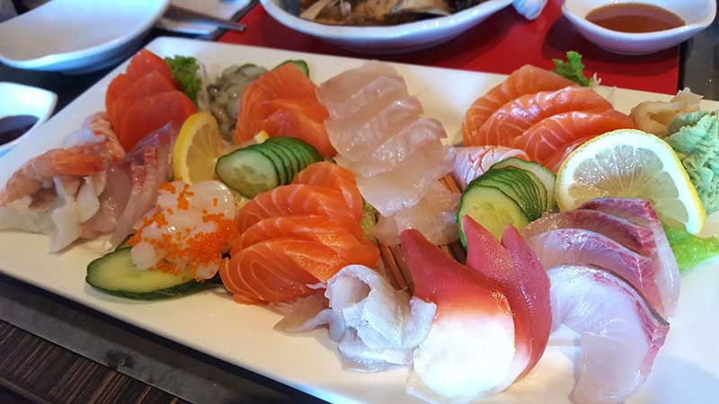 Người Nhật ăn cá biển