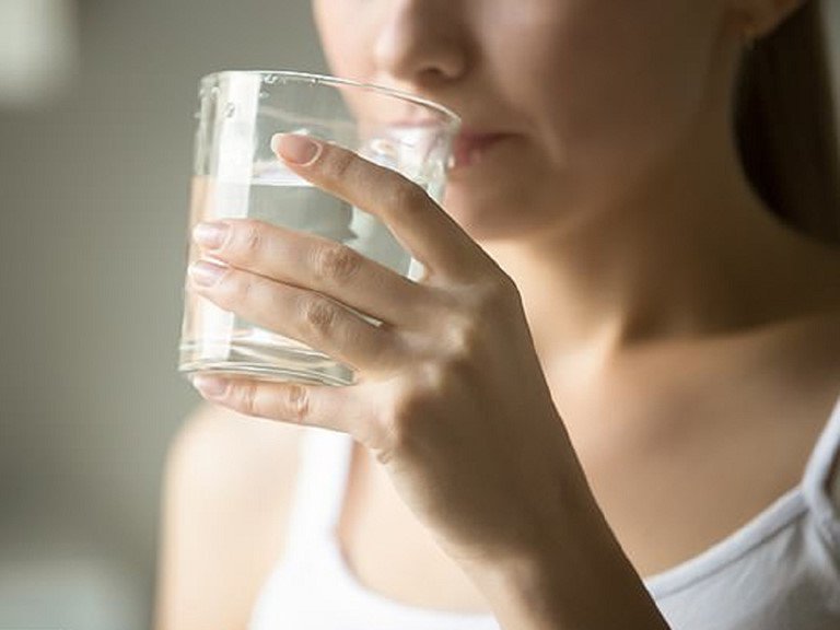 Uống nước muối loãn tốt cho thận và tiêu hóa