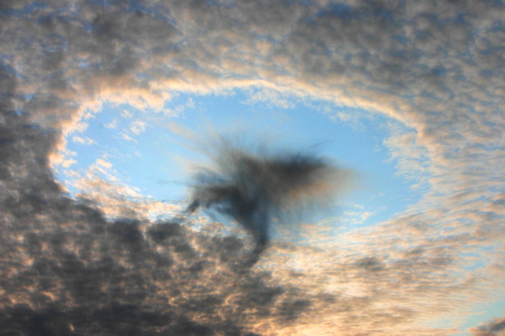 hiện tượng lỗ mây