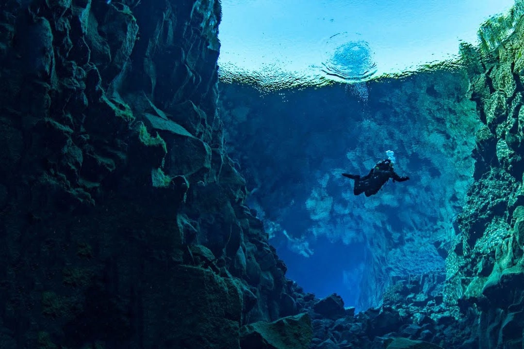 Rãnh Mariana: nơi sâu nhất dưới đáy đại dương có gì?