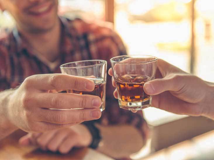 Thói quen uống rượu bia khiến cho đàn ông có tuổi thọ ngắn