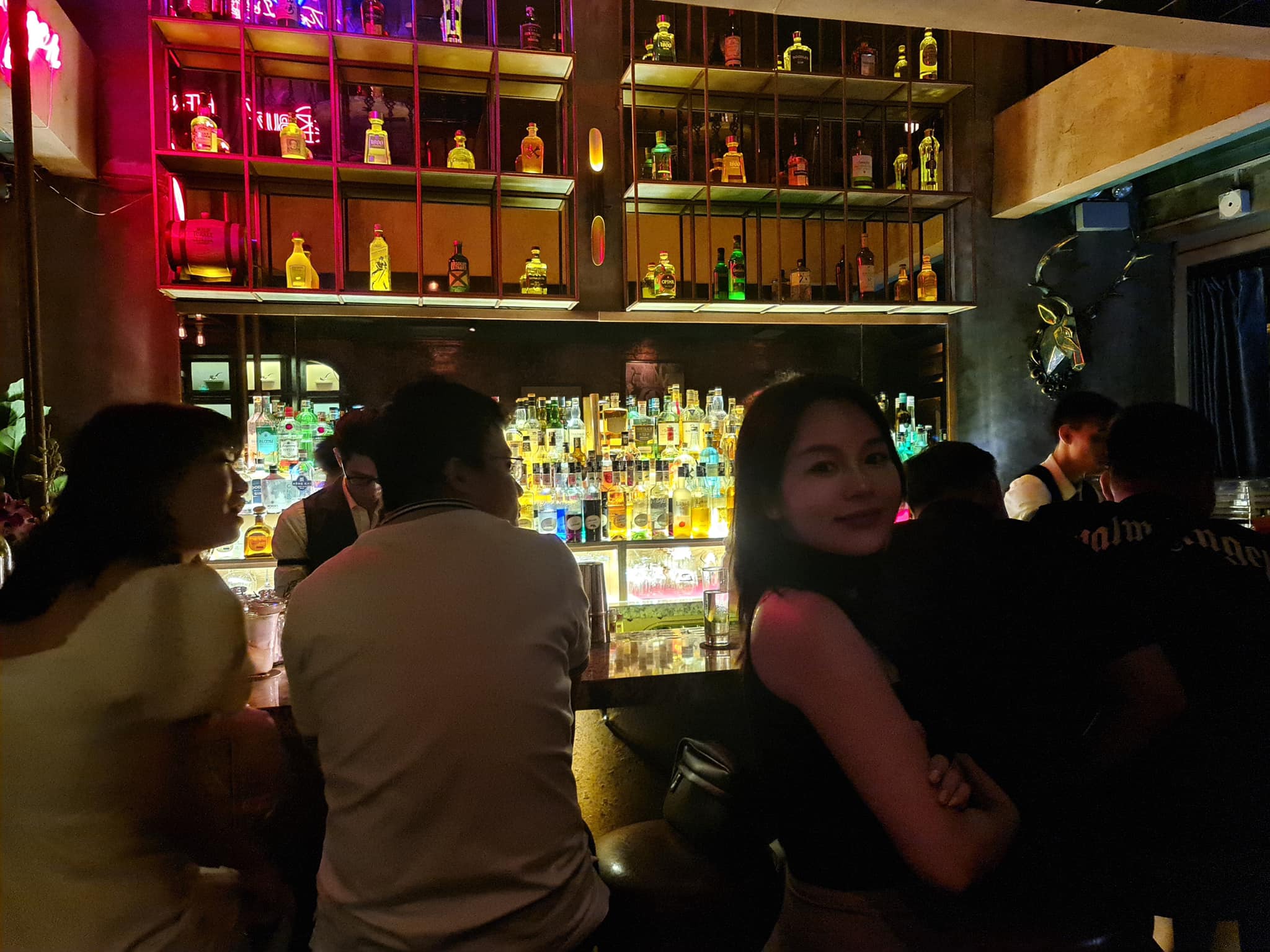 Quán Bar