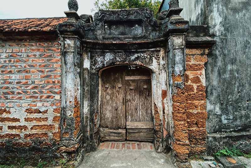 một số ngôi nhà cổ được xây dựng từ thế kỷ 17, 18 tại làng cổ Đường Lâm