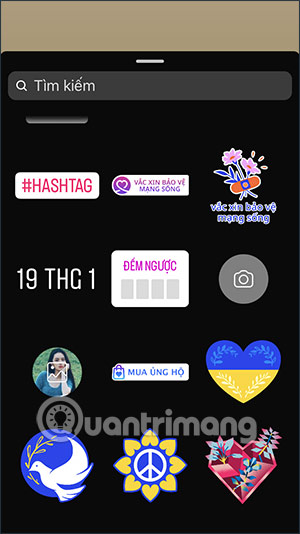 Chọn sticker chèn trong Instagram