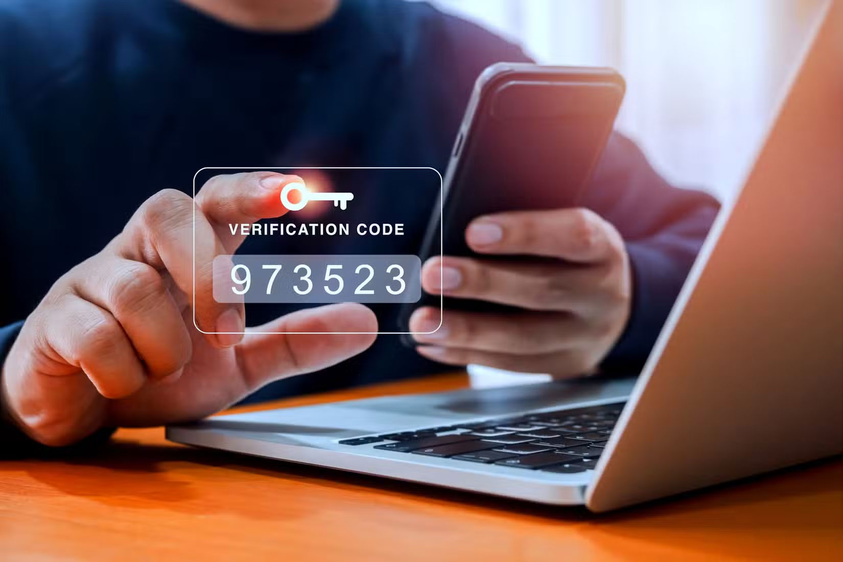 Nhập mã xác thực hai yếu tố trên smartphone