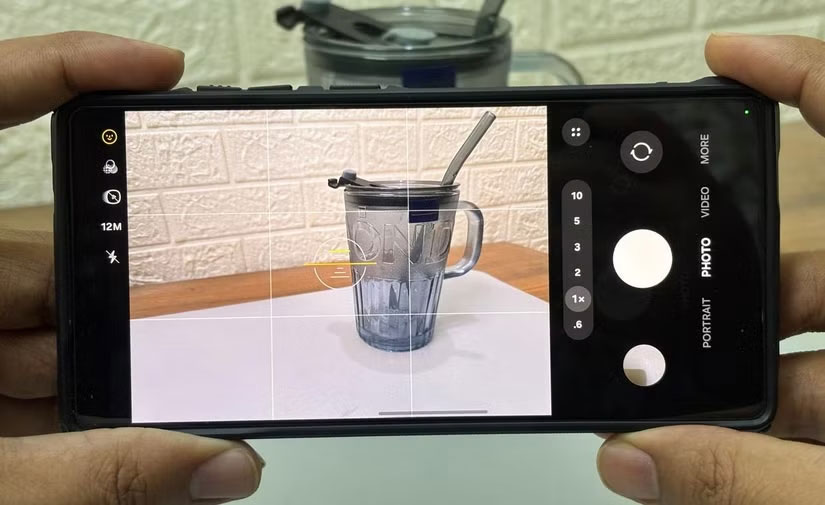 Chụp ảnh bằng lưới camera trên Samsung S25 Ultra